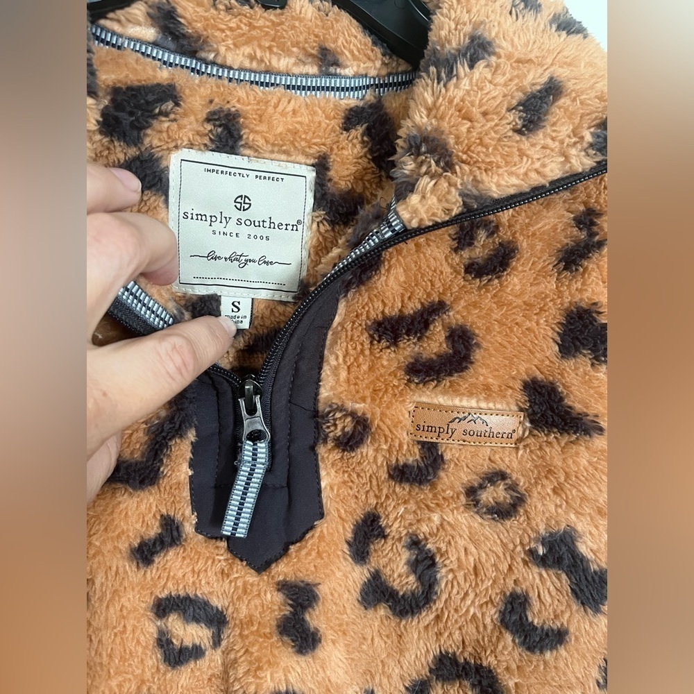 Simply Southern Leopard Animal Print 1/4 Zip Sherpa Pullover, Women’s Sz S - Picture 3 of 9